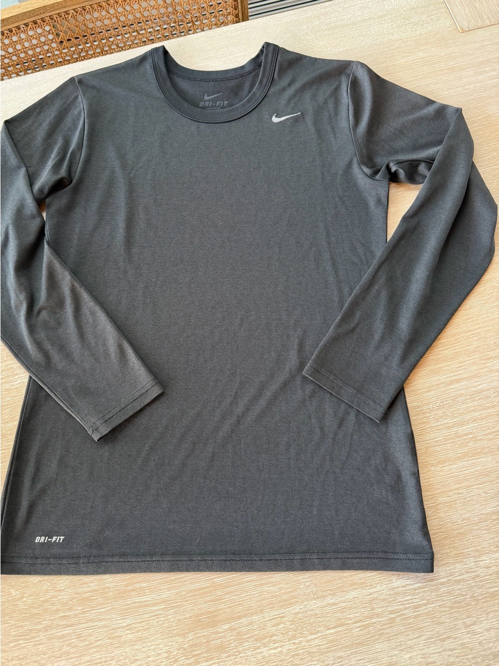 Nike Women’s Dri-FIT Long Sleeve Training Shirt Size Medium Black